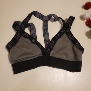 NIKE WORKOUT bra